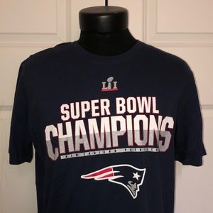 NE PATRIOTS SUPER BOWL LI MENS LARGE NIKE SHIRT